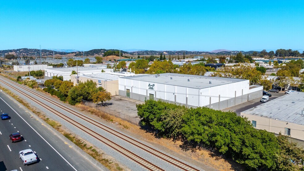 More Photos Of 77 Hamilton Dr, Novato Warehouse For Lease