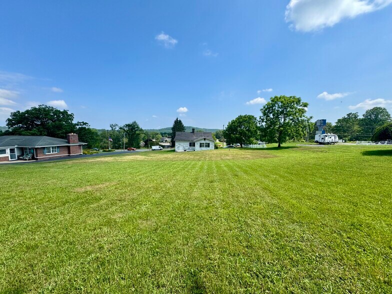 More Photos Of 1388 Ritter Dr, Daniels Freestanding For Sale