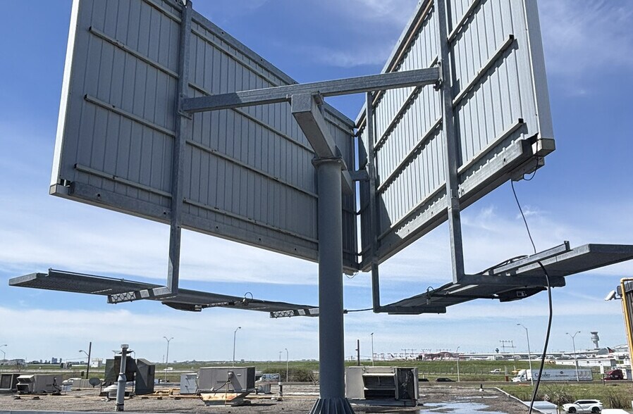 More Photos Of 10 Meteor Dr, Toronto Manufacturing For Sale