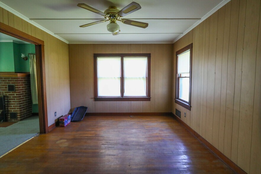 More Photos Of 1499 S State St, North Adams Distribution For Sale