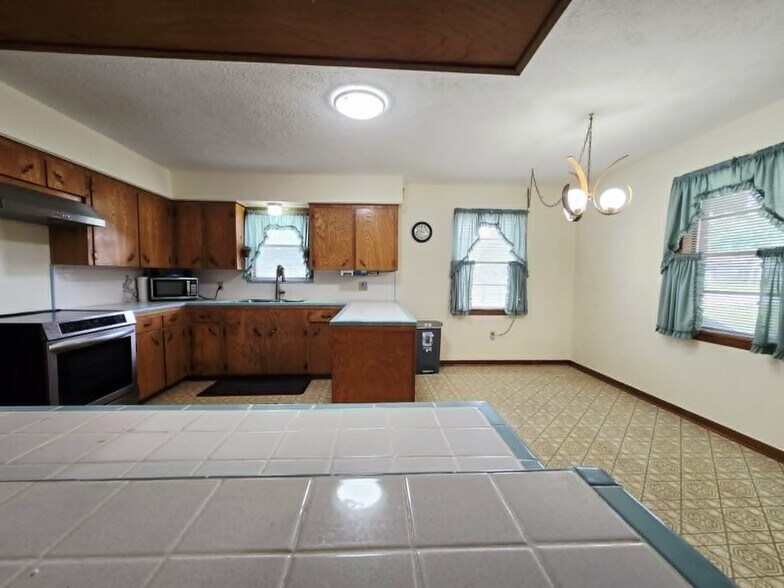 More Photos Of 5930 Killough St, Houston Office For Sale