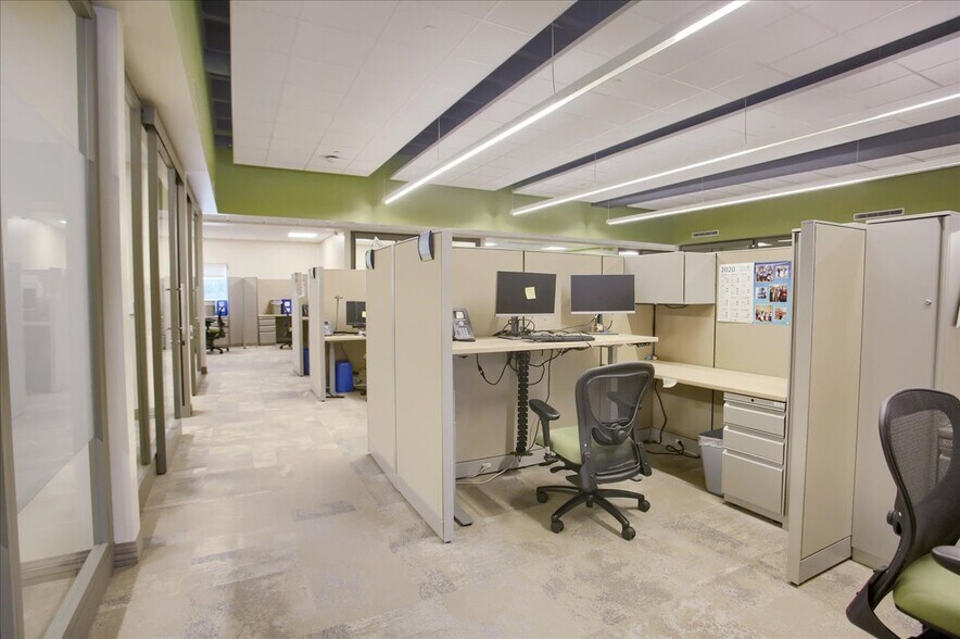 More Photos Of 1000 N Cameron St, Harrisburg Flex For Lease