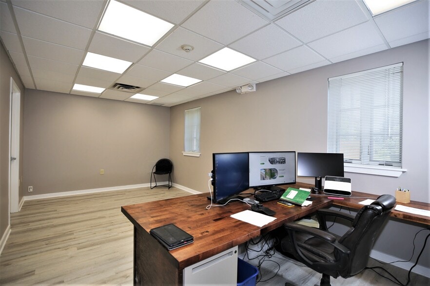 More Photos Of 60 Millstone Rd, Somerset Light Distribution For Lease