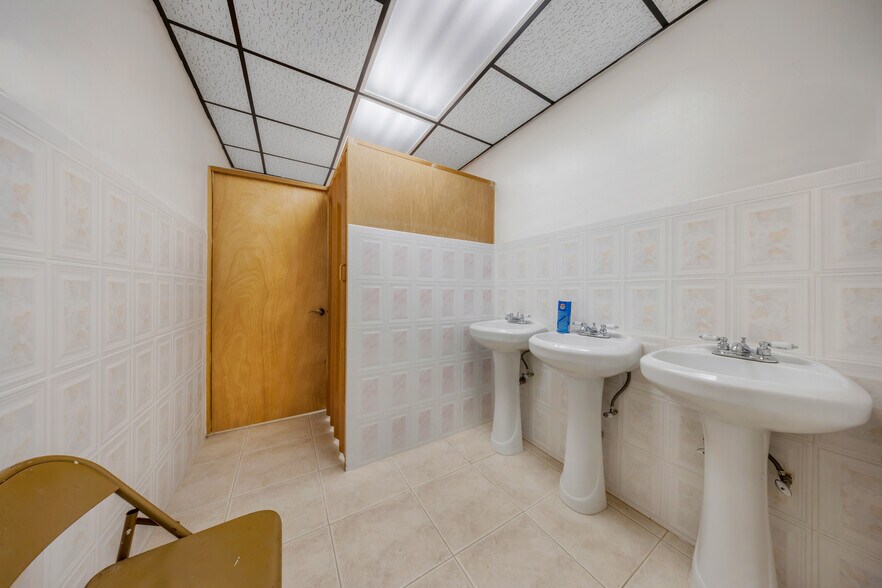 More Photos Of 9765 SW 184th St, Miami Office For Sale