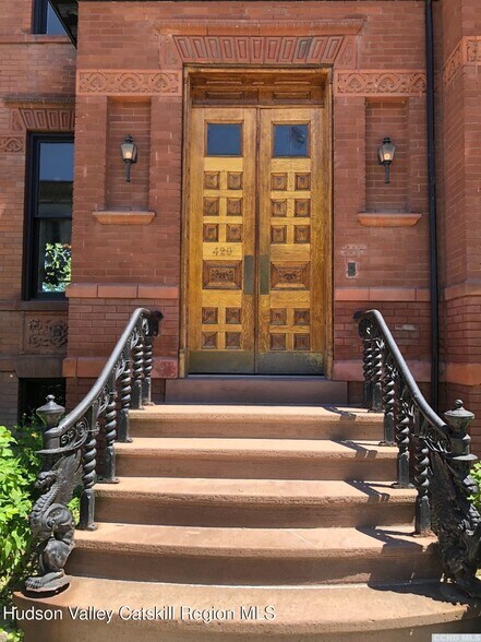 More Photos Of 420 Warren St, Hudson Office For Sale