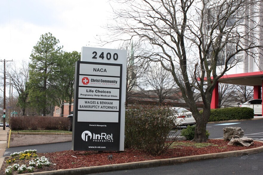 More Photos Of 2400 Poplar Ave, Memphis Office For Lease