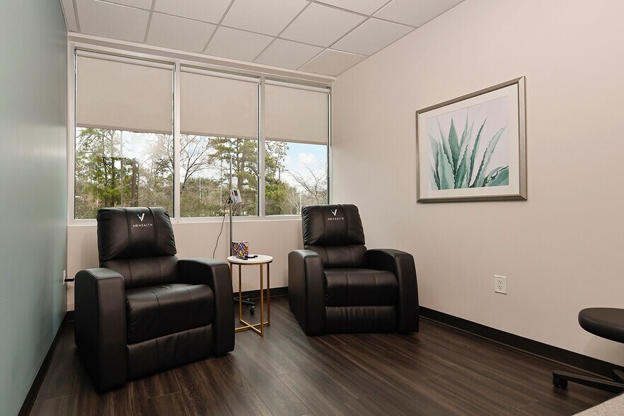 More Photos Of 114 Vision Park Blvd, Shenandoah Office For Sale