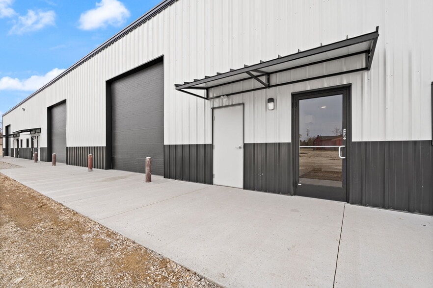 More Photos Of 331 1st Avenue, Shepherdsville Warehouse For Lease