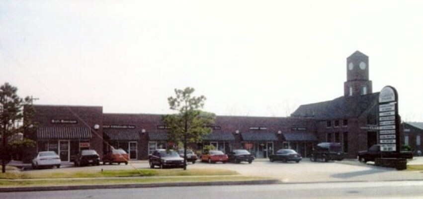 Primary Photo Of 1932 W Lindsey St, Norman Freestanding For Lease