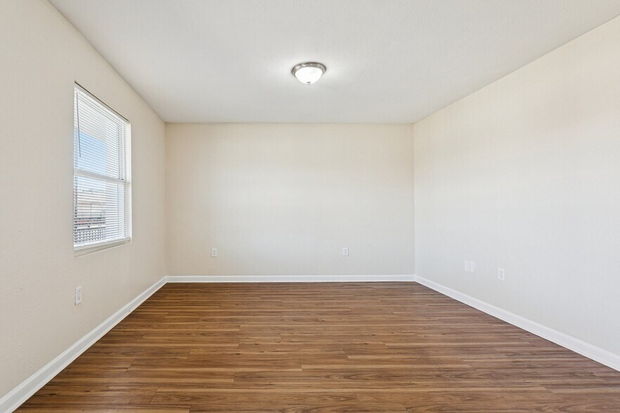 More Photos Of 3300 Garden Oaks Dr, New Orleans Apartments For Sale