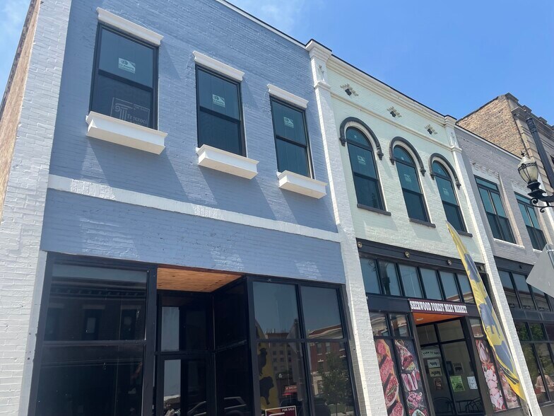 More Photos Of 5814 6th Ave, Kenosha Restaurant For Lease