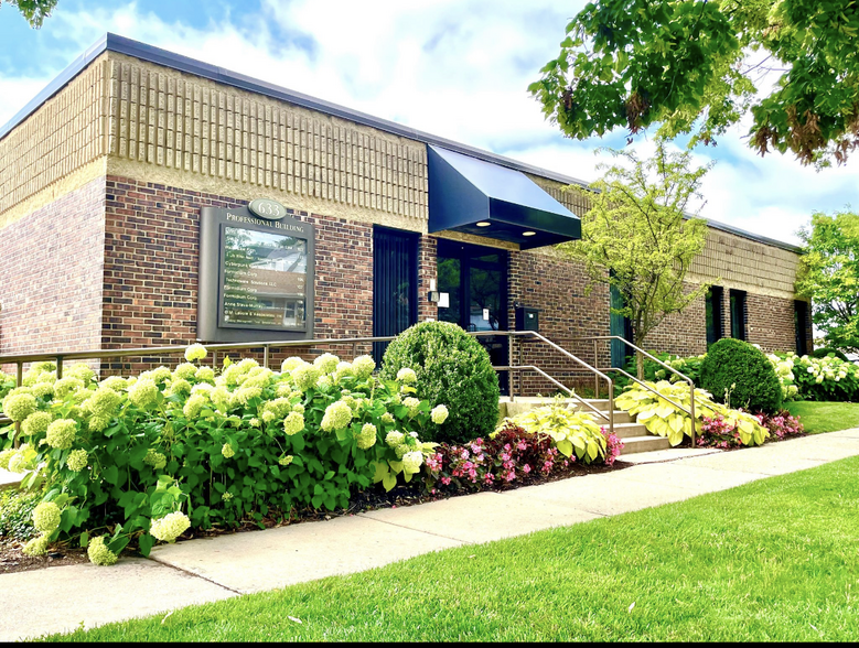 Primary Photo Of 633 Rogers St, Downers Grove Office For Lease