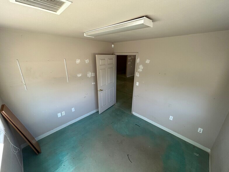 More Photos Of 8281 E Jacque Dr, Prescott Valley Industrial For Sale