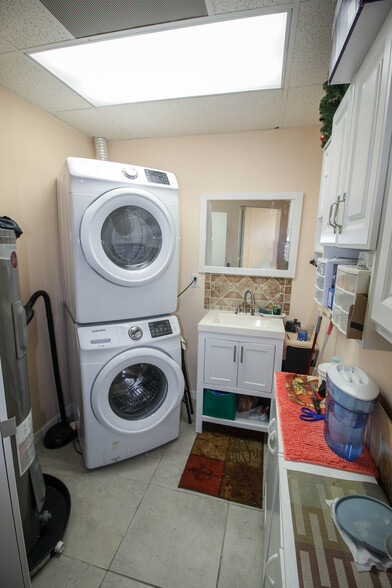 More Photos Of 3830 Williamsburg Park Blvd, Jacksonville Medical For Sale