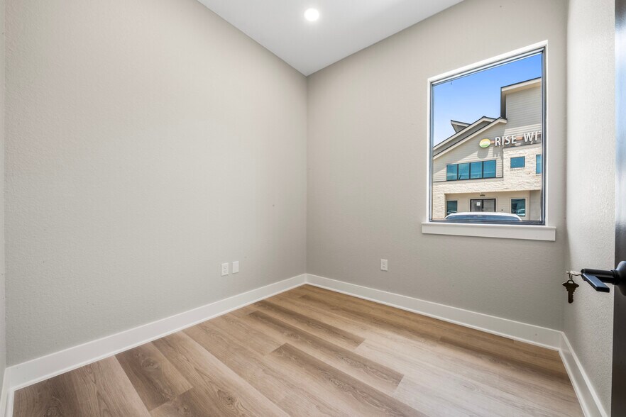 More Photos Of 213 Bella Katy Dr, Katy Medical For Lease