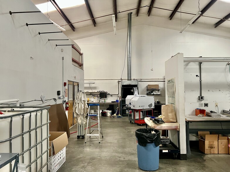 More Photos Of 2482 Progress Dr, Redding Manufacturing For Sale