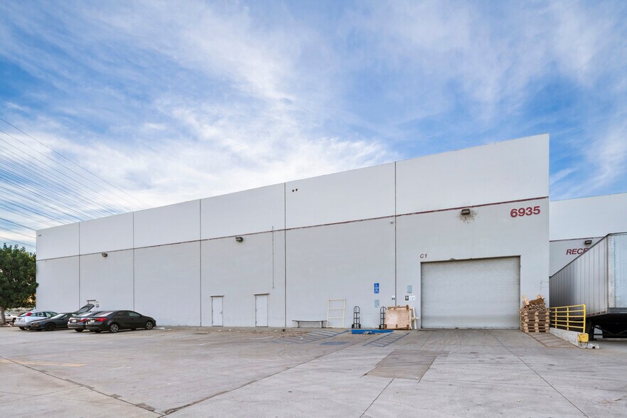 More Photos Of 6935-6947 Atlantic Ave, Long Beach Warehouse For Lease