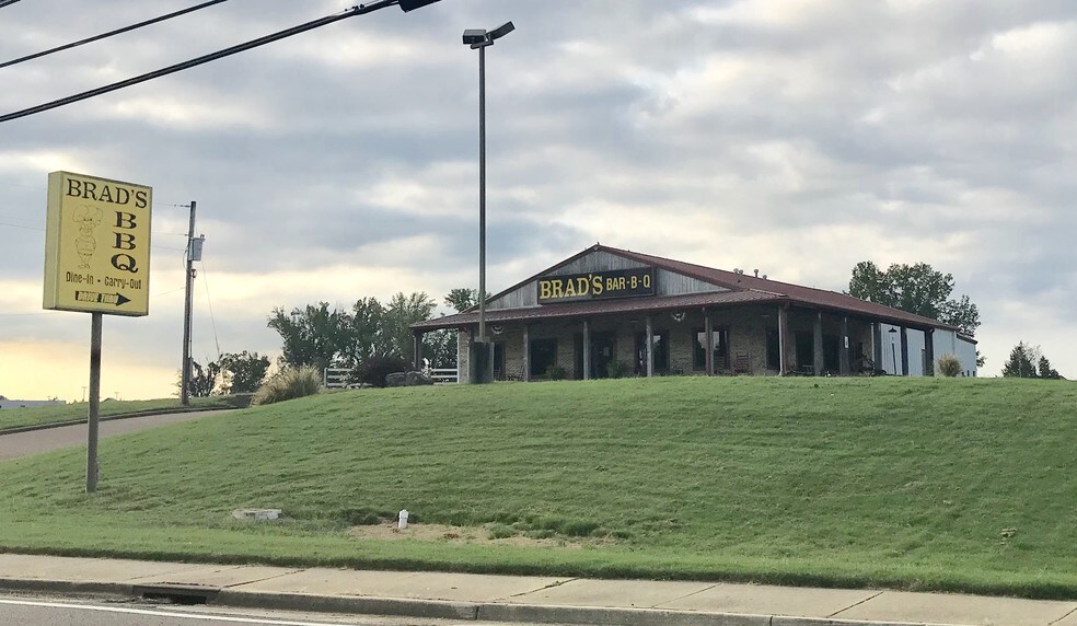 More Photos Of 6540 Highway 64, Oakland Restaurant For Lease