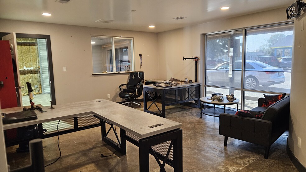 More Photos Of 1211 Holland St, Houston Flex For Sale