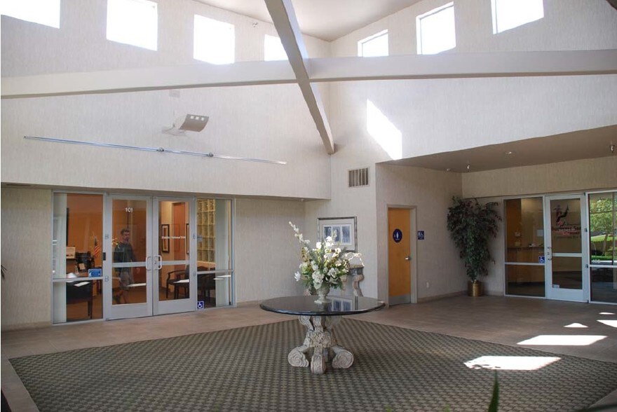 More Photos Of 7485 N Palm Ave, Fresno Office For Lease