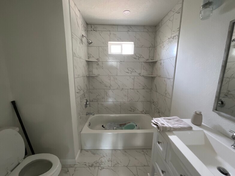 More Photos Of 21095 FM 362 Rd, Waller Flex For Sale