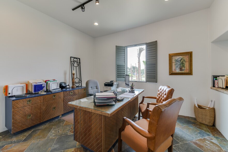 More Photos Of 1703 Highway 35 S, Rockport Office Residential For Lease