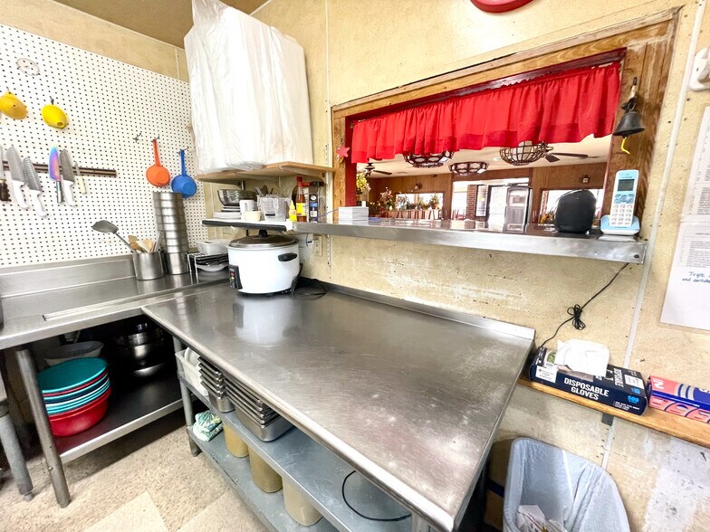 More Photos Of 924 N Main St, Mountain Grove Restaurant For Sale