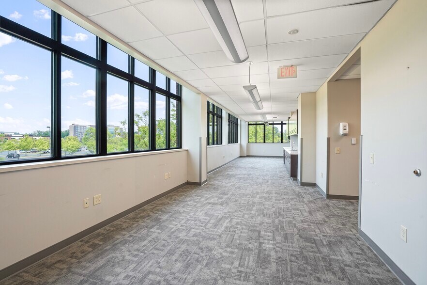 560 N Cleveland Ave, Westerville, OH 43082 Medical Office For Lease