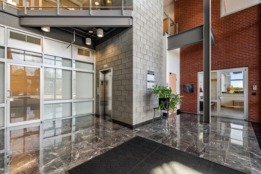 More Photos Of 10621 Gateway Blvd, Manassas Office For Lease