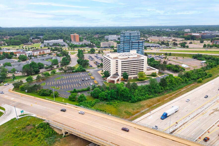 More Photos Of 28100 Franklin Rd, Southfield Hotel For Sale