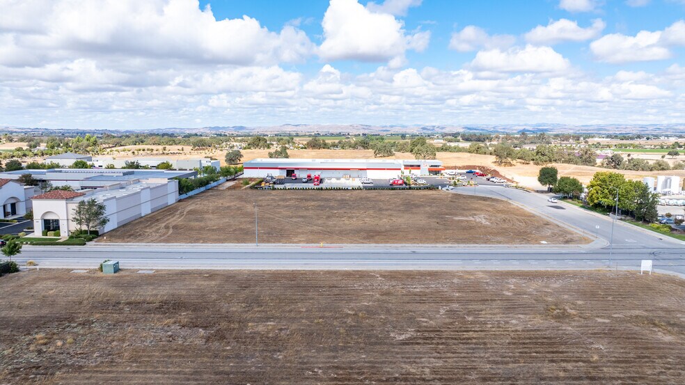 More Photos Of Germaine Way @ Wisteria Ln, Paso Robles Land For Sale