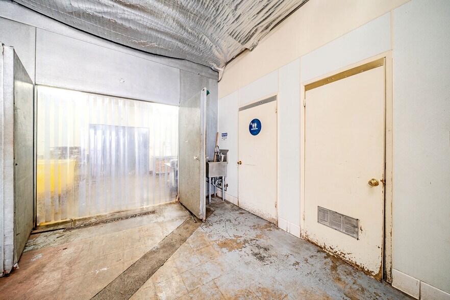 More Photos Of 534 Stanford, Los Angeles Warehouse For Sale
