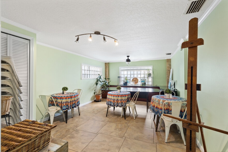 More Photos Of 875 Creel St, Melbourne Warehouse For Lease