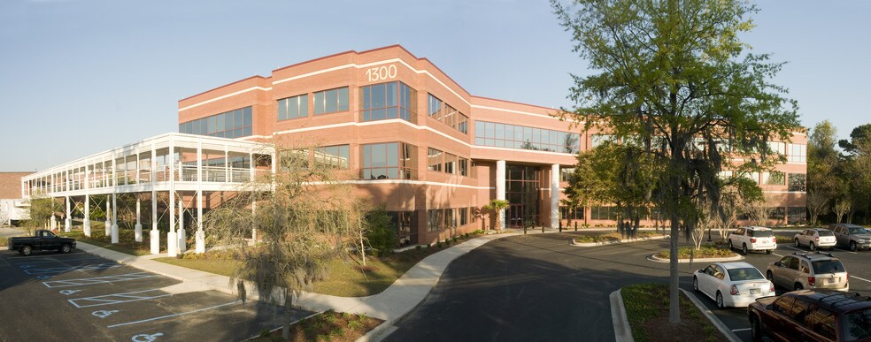 More Photos Of 1300 Hospital Dr, Mount Pleasant Medical For Lease