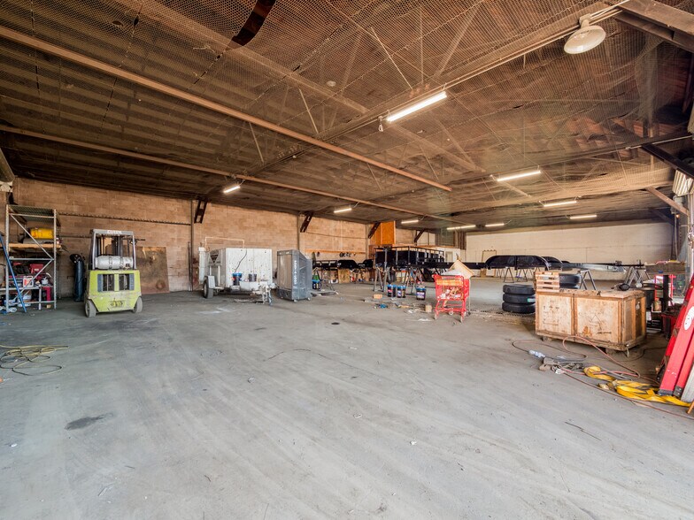 More Photos Of 2304 Monterey St, Fresno Warehouse For Sale