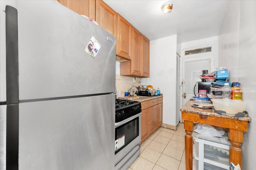 More Photos Of 1010-1012 16TH Street NE, Washington Apartments For Sale