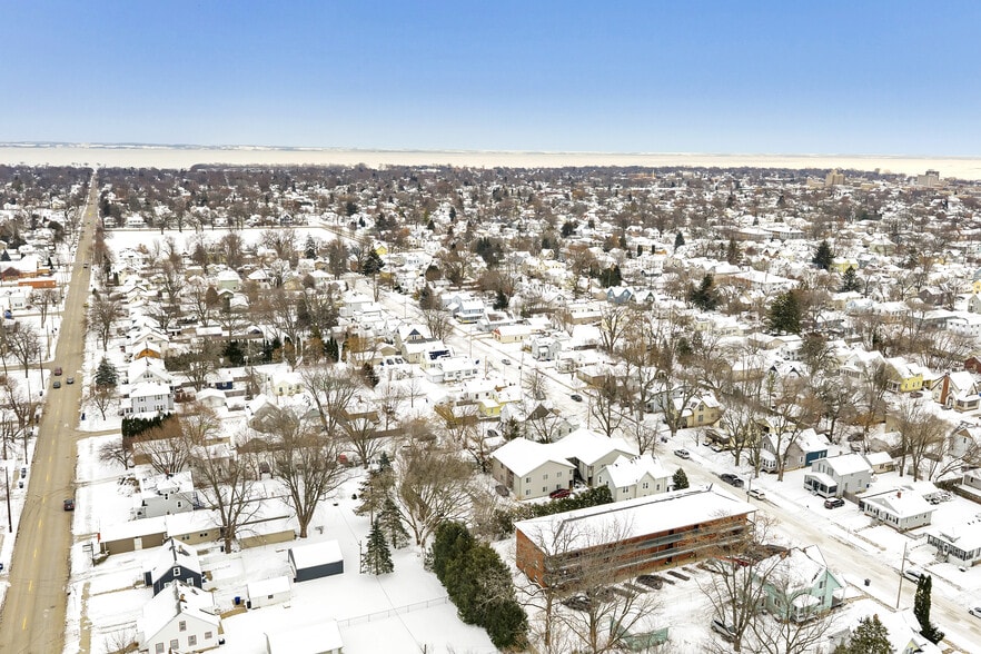 More Photos Of 836 Vine Ave, Oshkosh Apartments For Sale