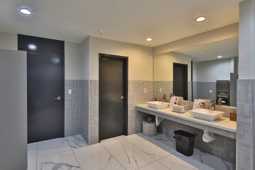 More Photos Of 3701 Birch St, Newport Beach Medical For Lease