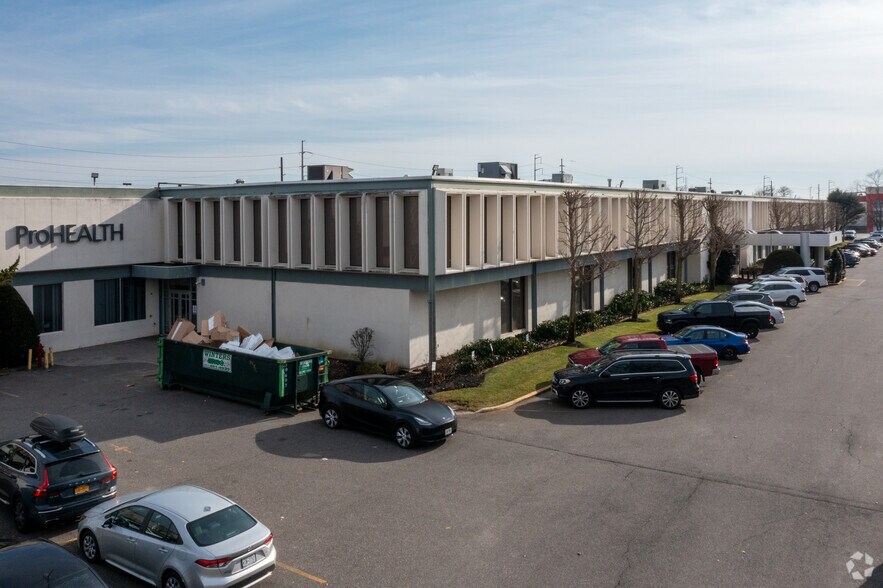 More Photos Of 575 Underhill Blvd, Syosset Light Distribution For Lease