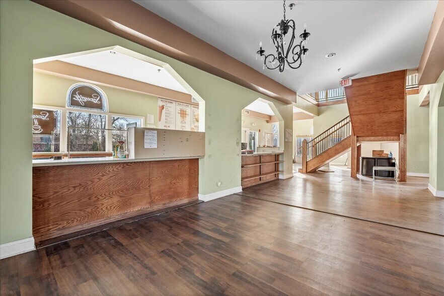 More Photos Of 1903 Grand Central Ave, Vienna General Retail For Sale