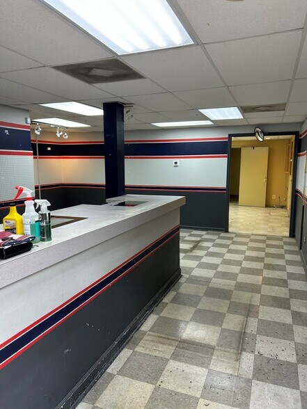 More Photos Of 24 Enterprise Ct, Fredericksburg Warehouse For Lease