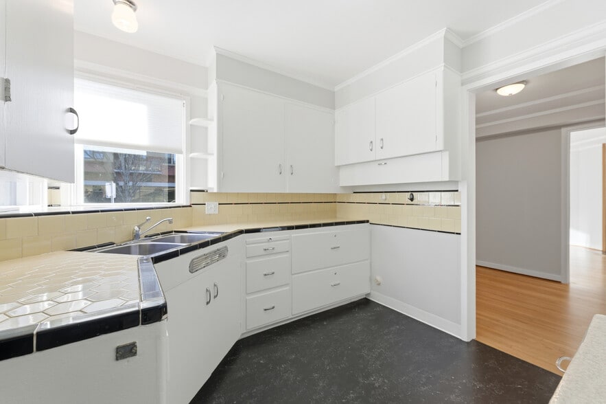 More Photos Of 1607-1611 NE 16th Ave, Portland Office For Lease