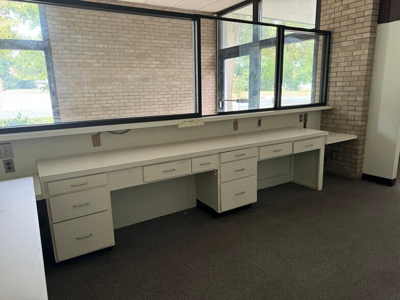 More Photos Of 606 Academy Ave, Dublin Medical For Lease