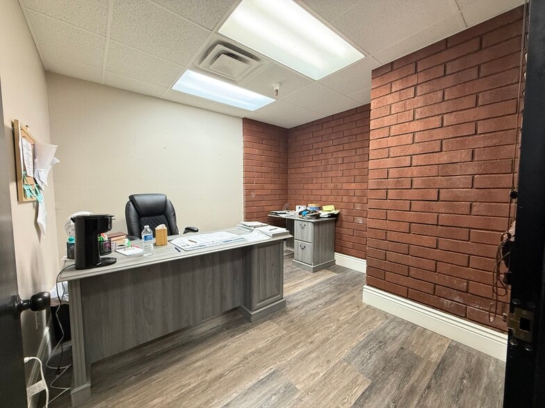 More Photos Of 3250 N Colorado St, Chandler Warehouse For Lease