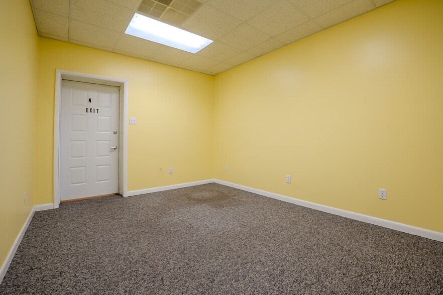 More Photos Of 717 Shore Rd, Somers Point Office For Sale