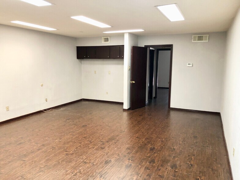 More Photos Of 9203 Bellaire Blvd, Houston Apartments For Lease