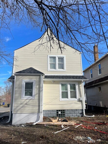 More Photos Of 8443 Chalfonte St, Detroit Flex For Sale