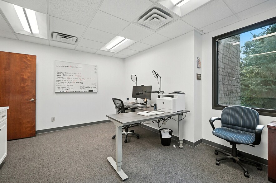 More Photos Of 5636 Bridgetown Rd, Cincinnati Medical For Sale