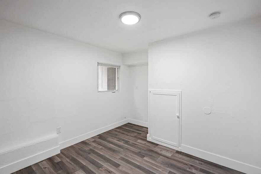 More Photos Of 8117 Ney Ave, Oakland Apartments For Sale