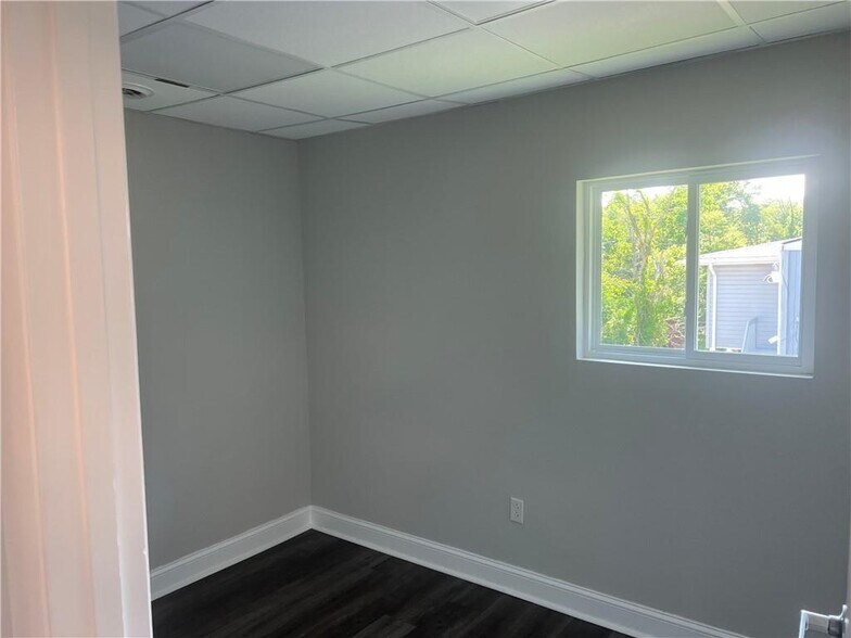 More Photos Of 3136 Brodhead Rd, Aliquippa Storefront Retail Residential For Lease